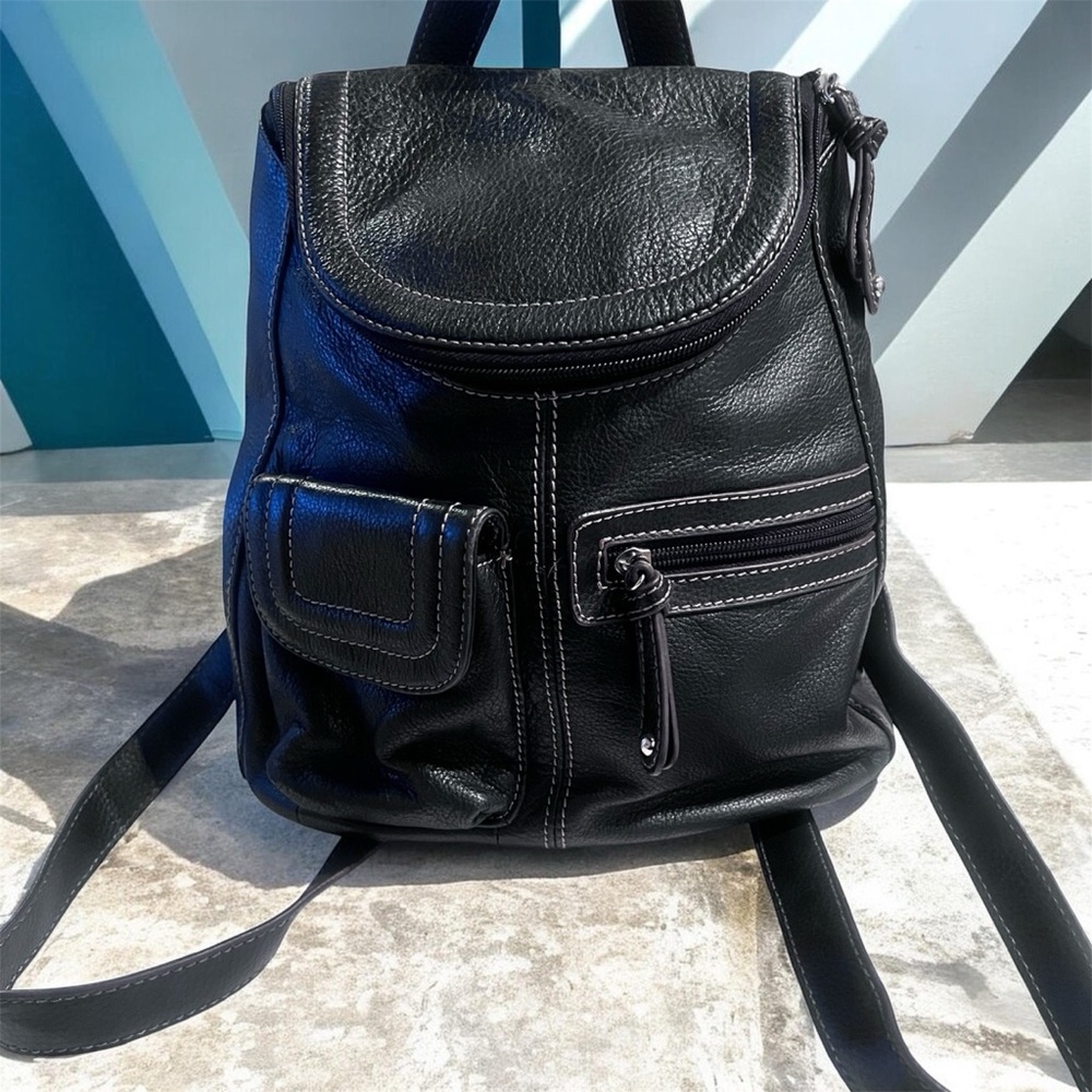 TIGNANELLO Black Pebbled LEATHER Backpack Day Pack Adjustable Straps EUC Travel